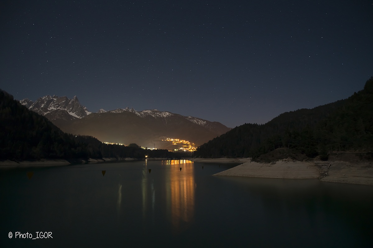 Stelle e riflessi al Lago di Centro Cadore
