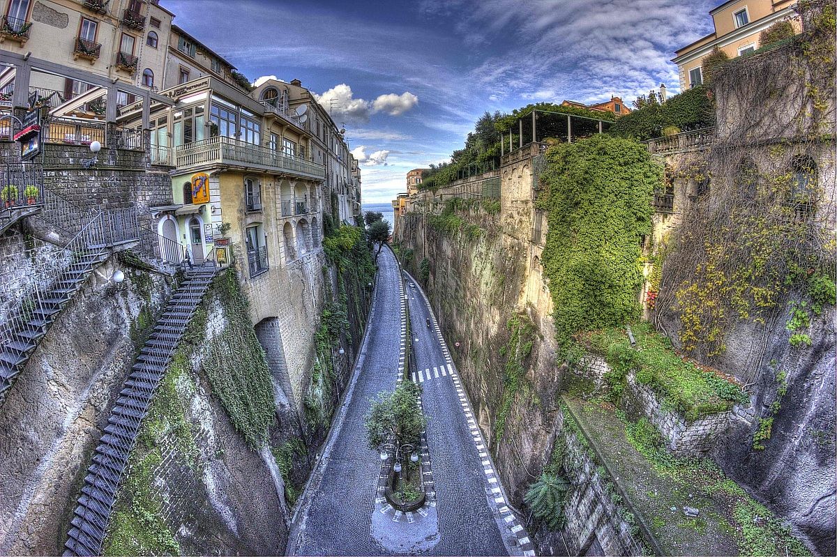 Long way down to Sorrento