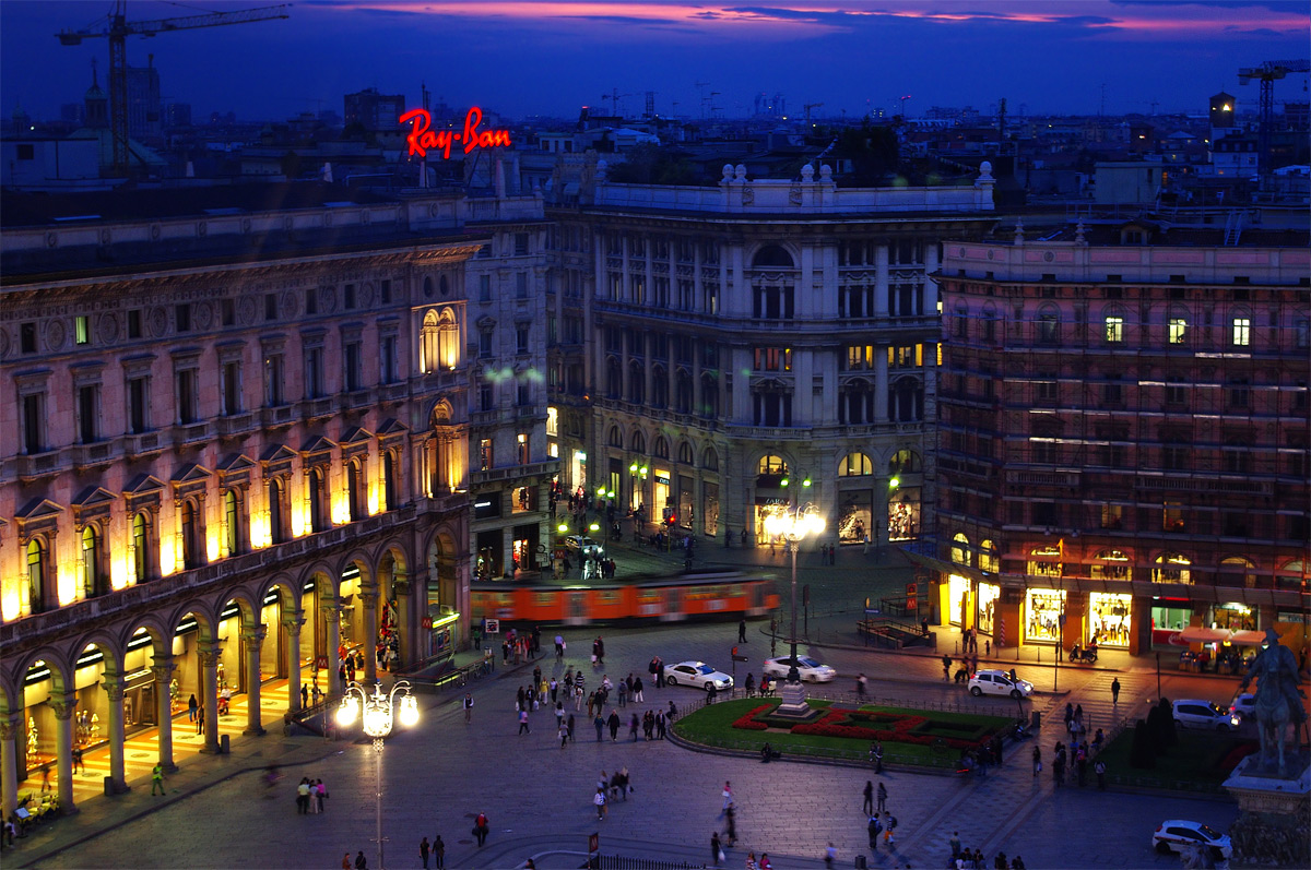 Piazza del Duomo in the blue
