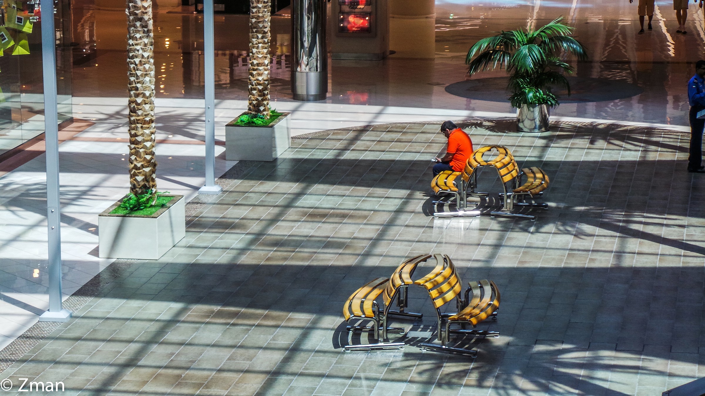 Ancora presto per i negozi da aprire nel centro commerciale