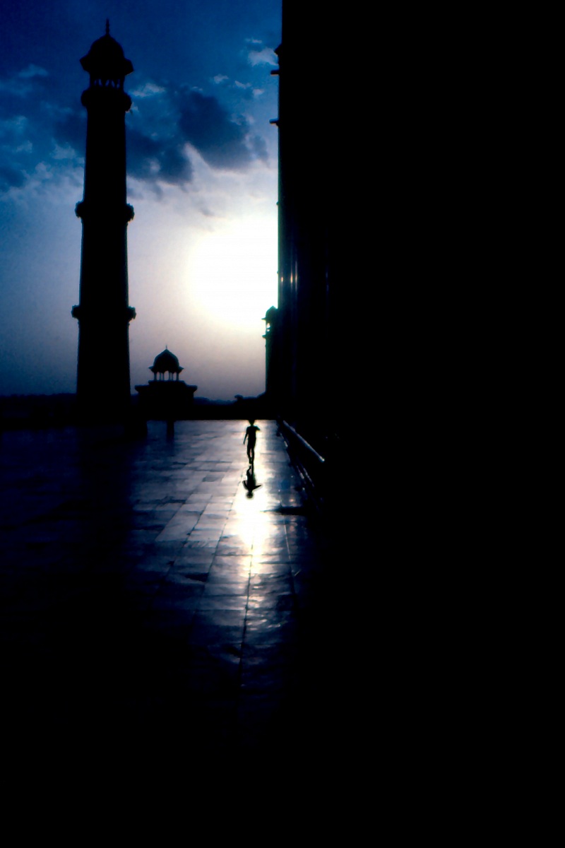 Taj Mahal Agra India 1984: A little girl runs to meet