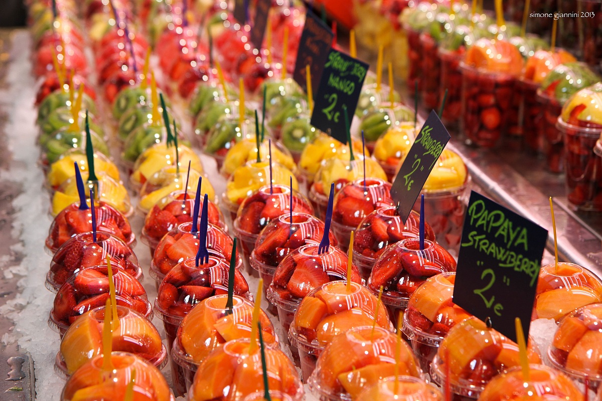 Fruit in freedom in Barcellona