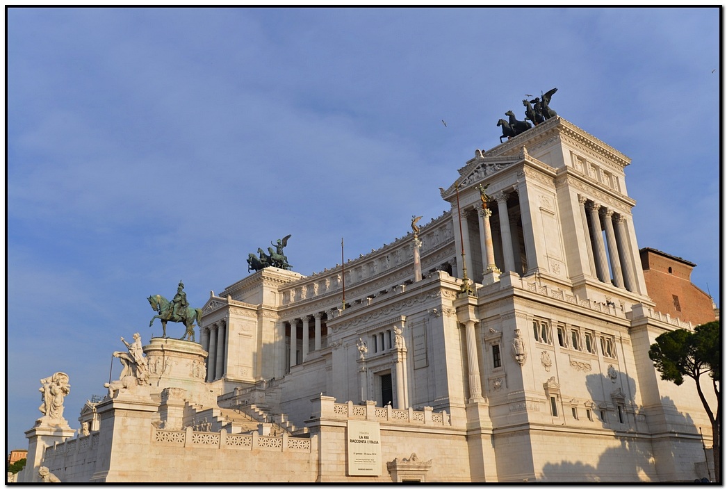 Altar of the Fatherland Corner