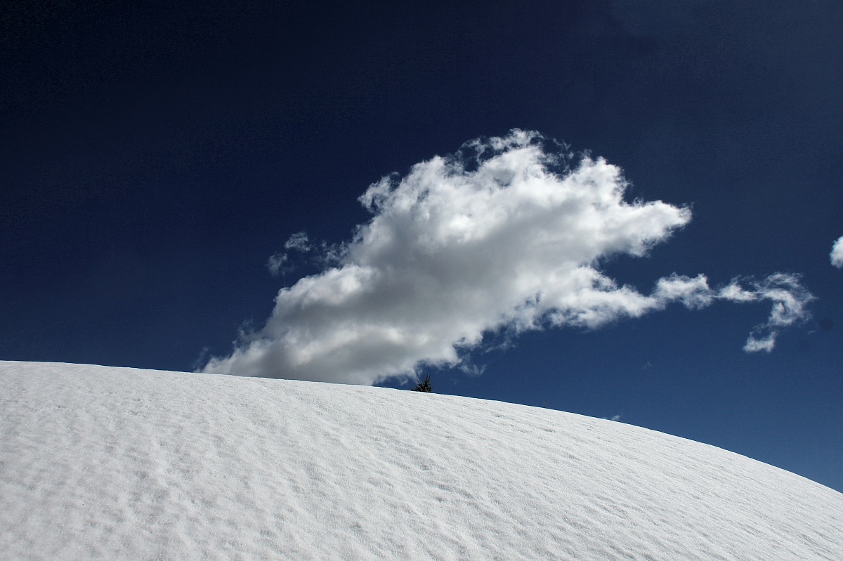 Una nuvola in solitaria