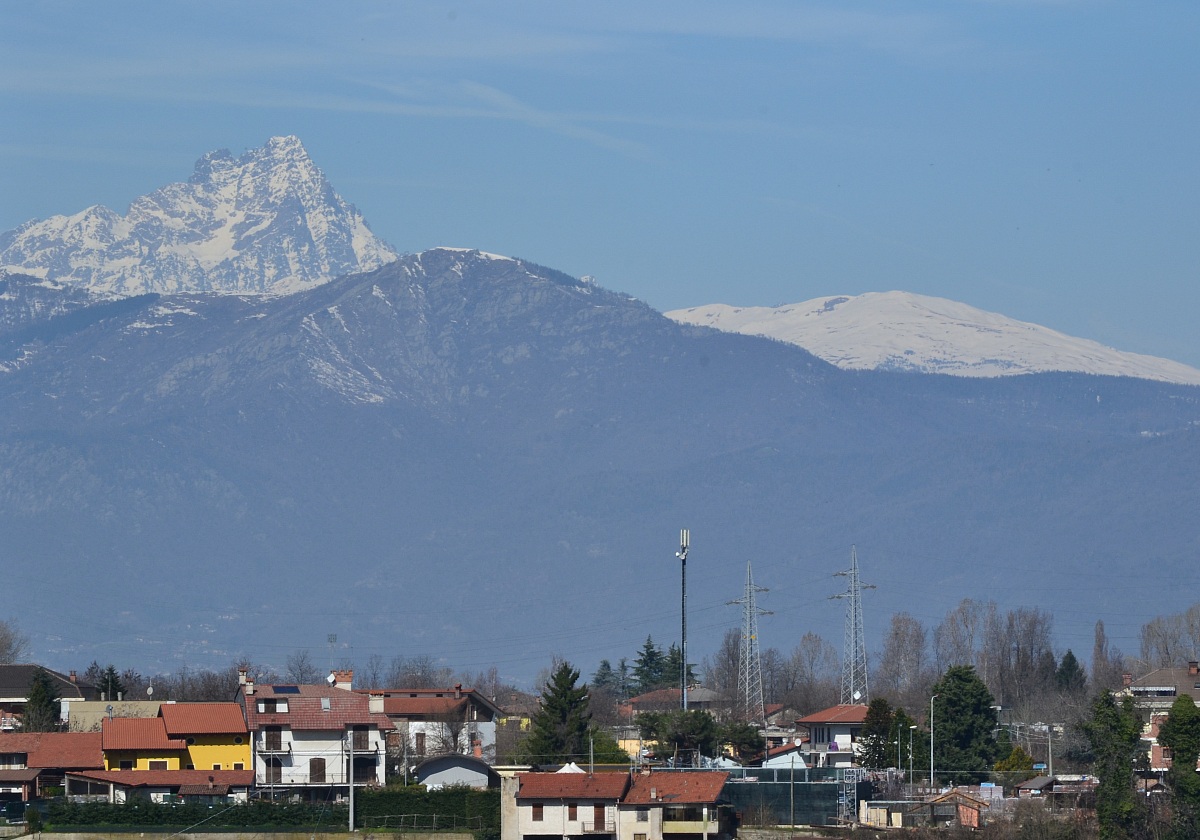 Panorama da Cuneo con vista del Monviso.