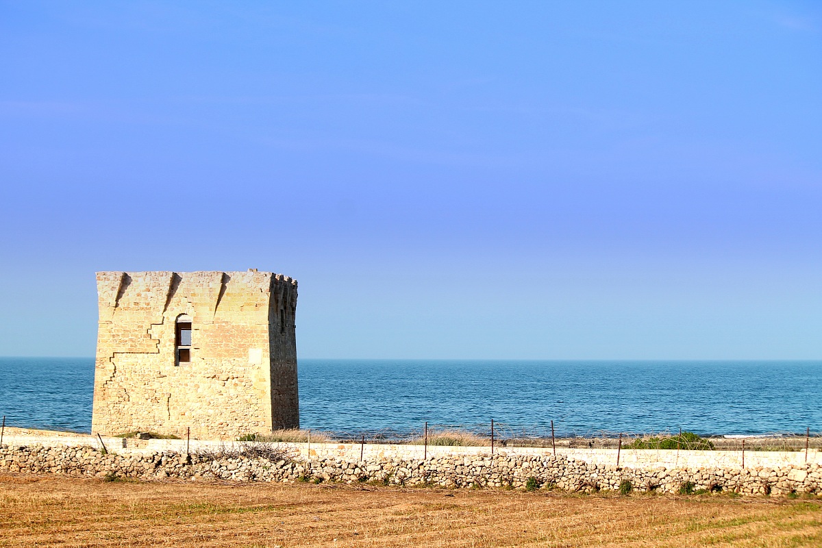 Torre in mezzo al mar