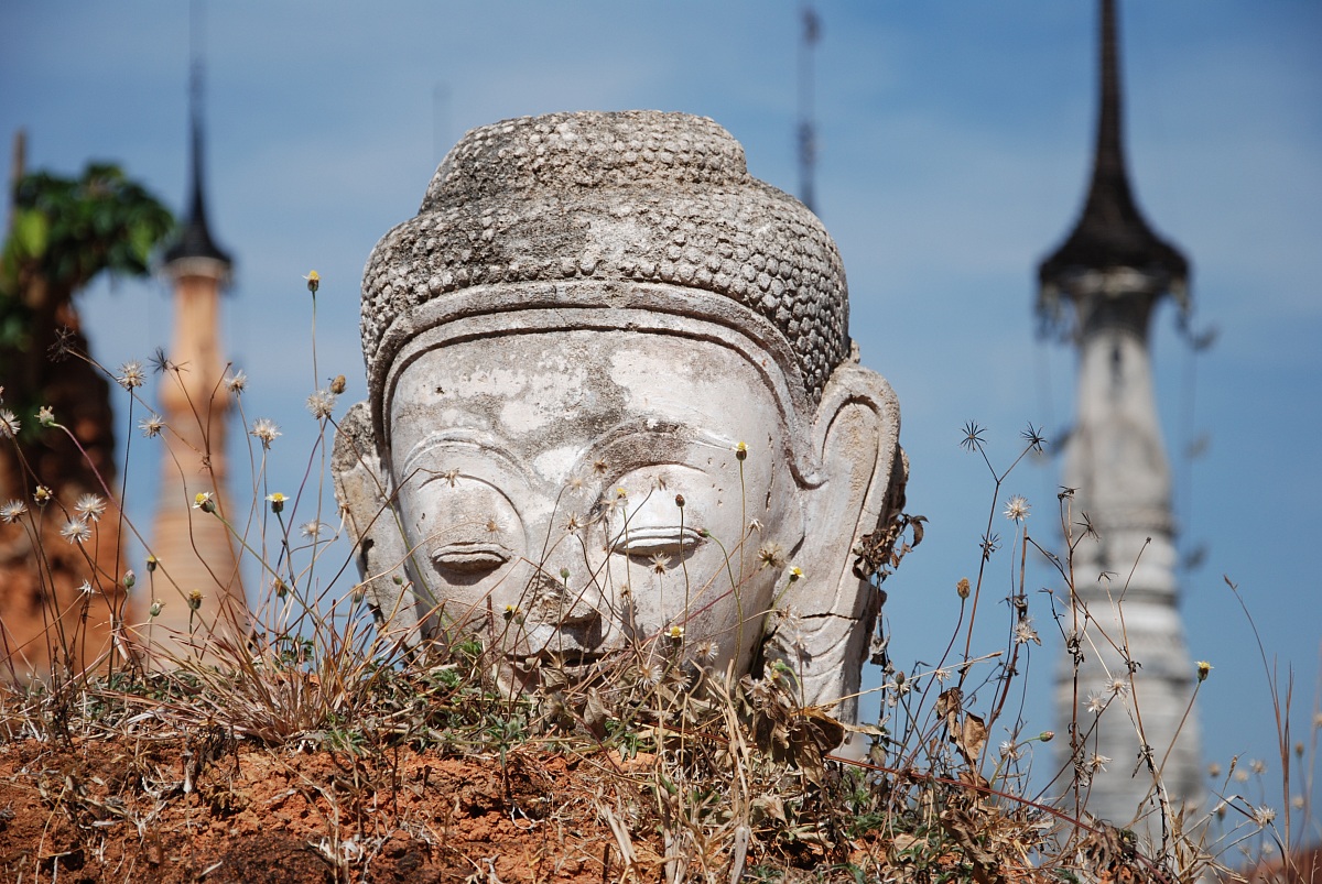 Buddha near Inle lake