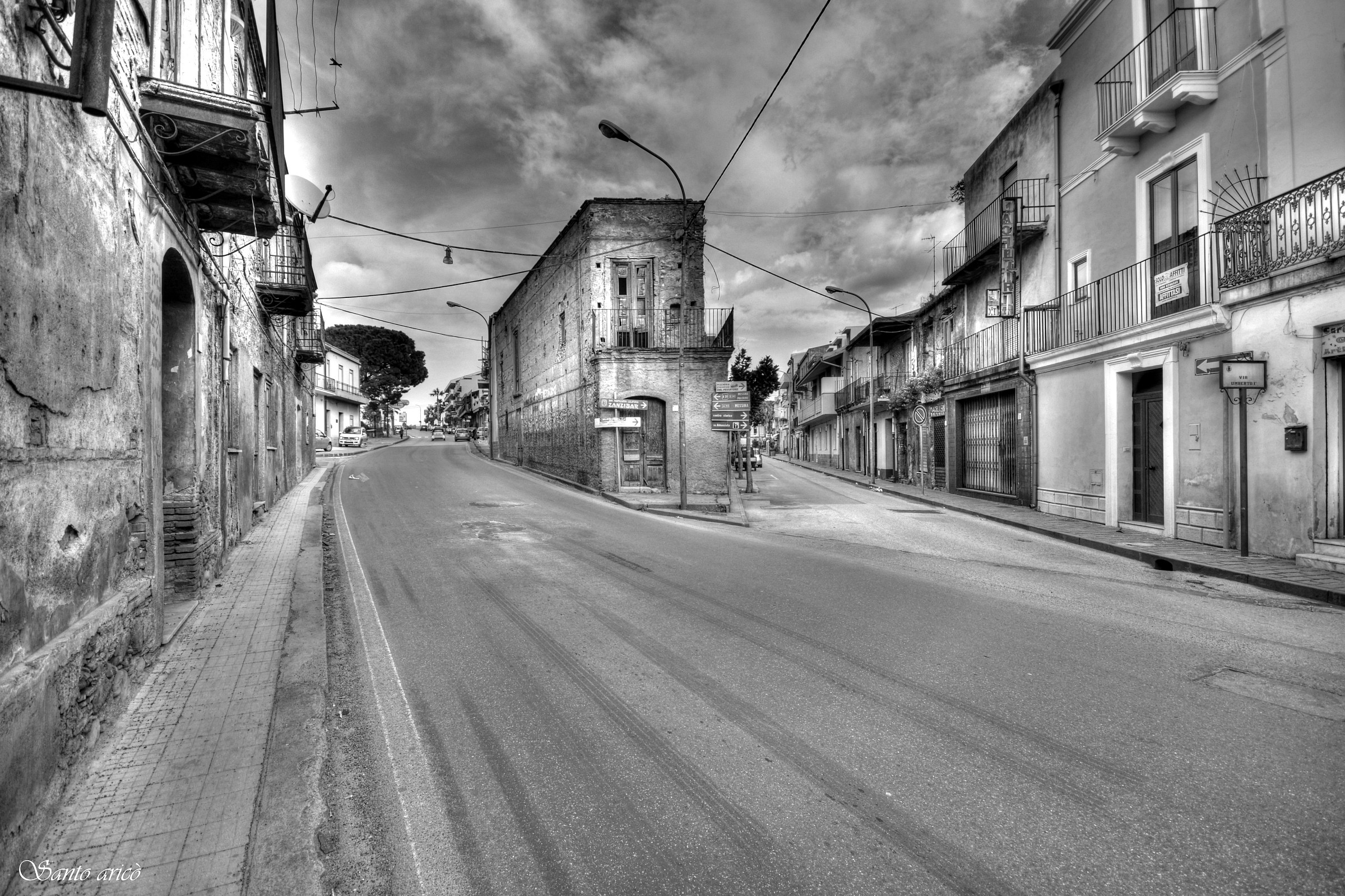 Street in b&w