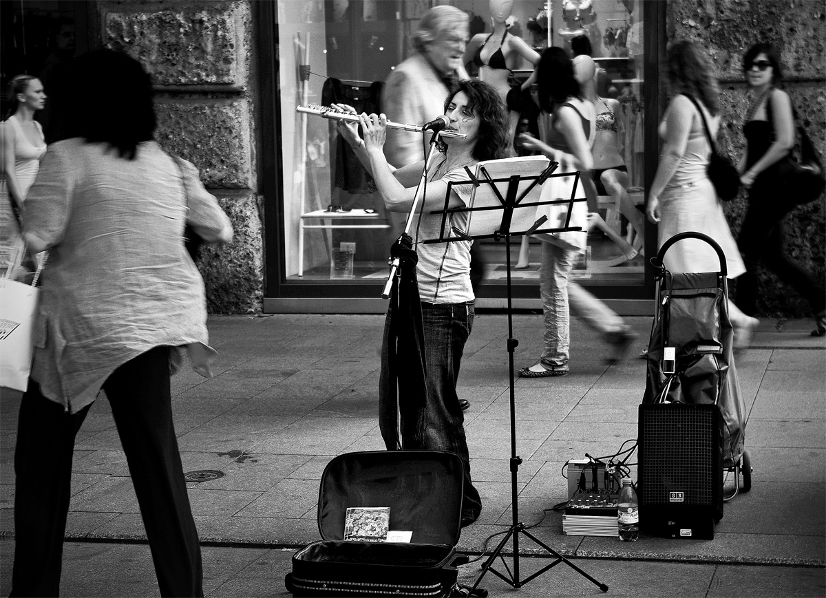 The crowd ... who knows ...