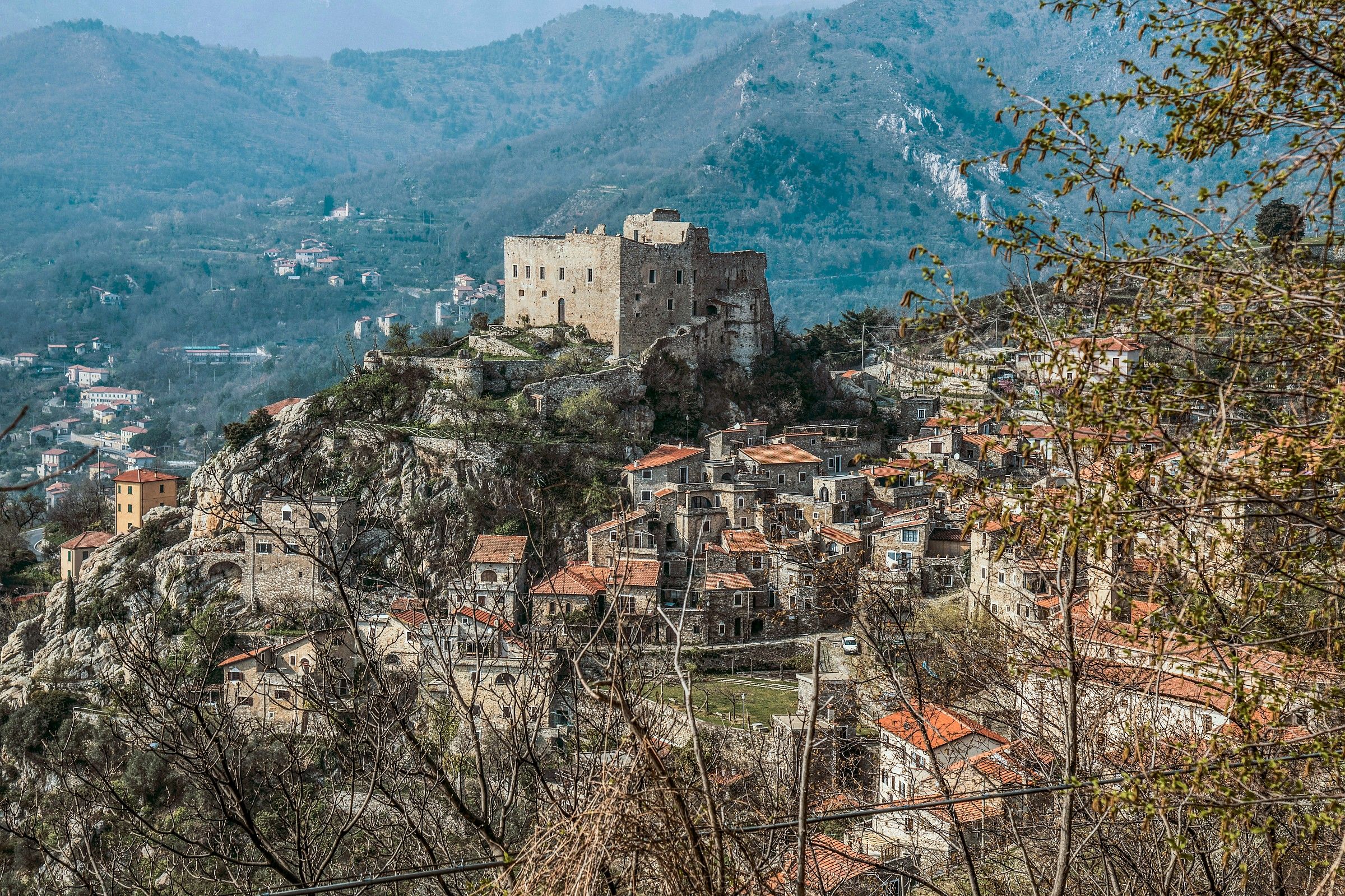 Castelvecchio di Rocca Barbena