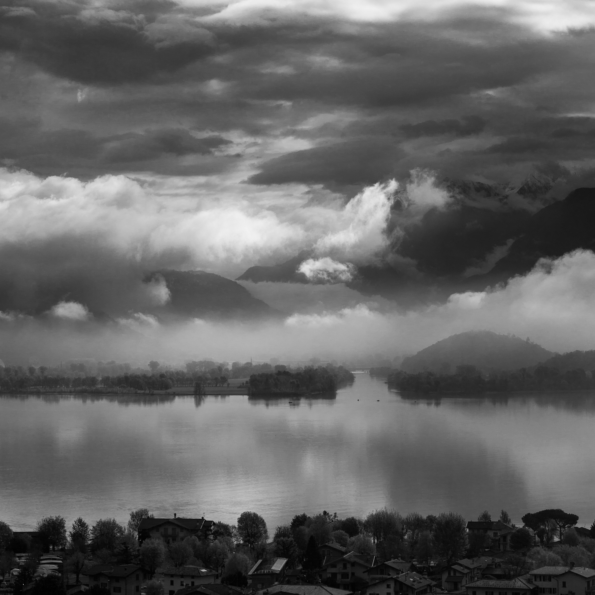 Clouds over the Adda river