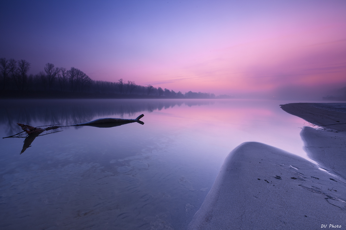 Misty sunrise on the Po