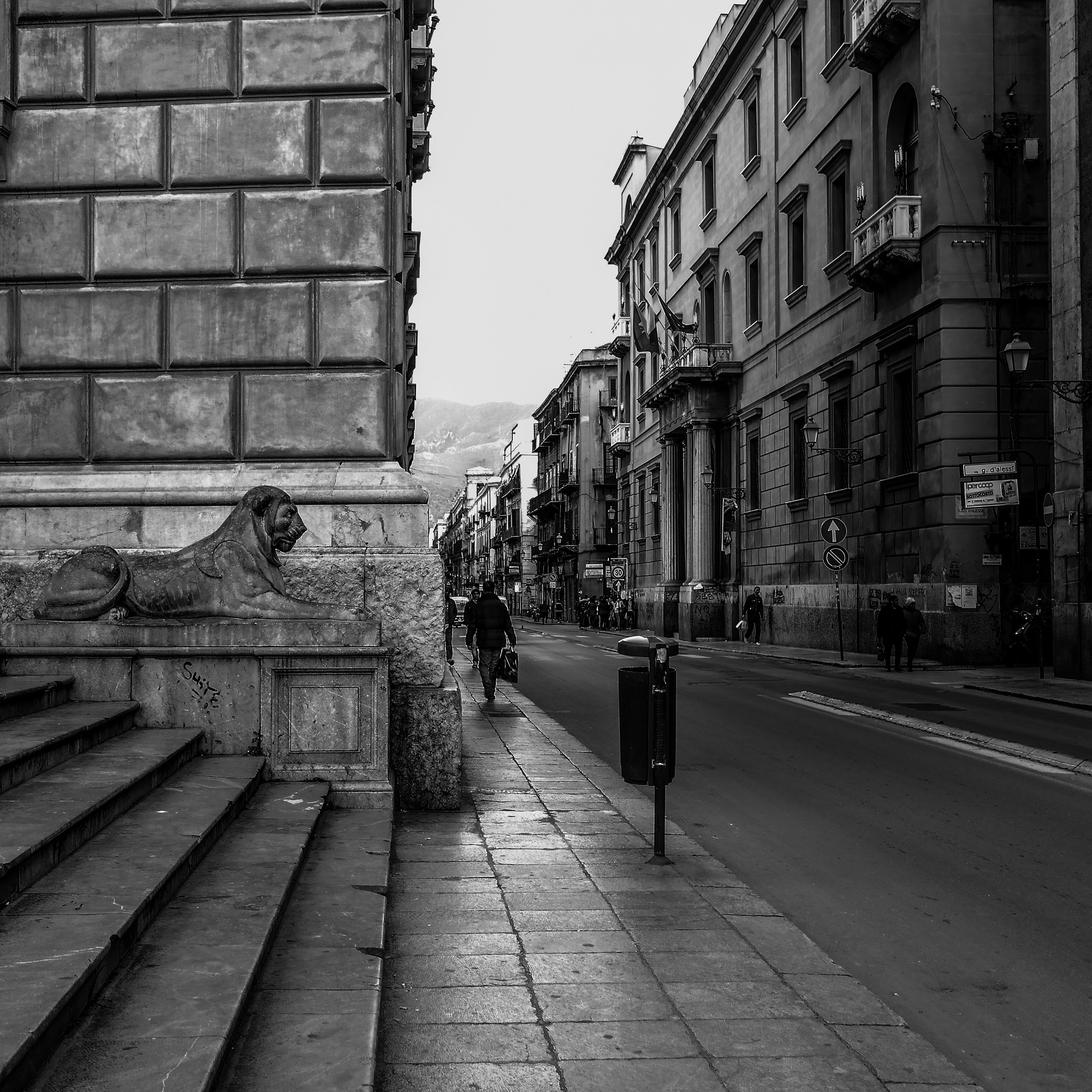 Via Maqueda from P.za of Shame, Palermo