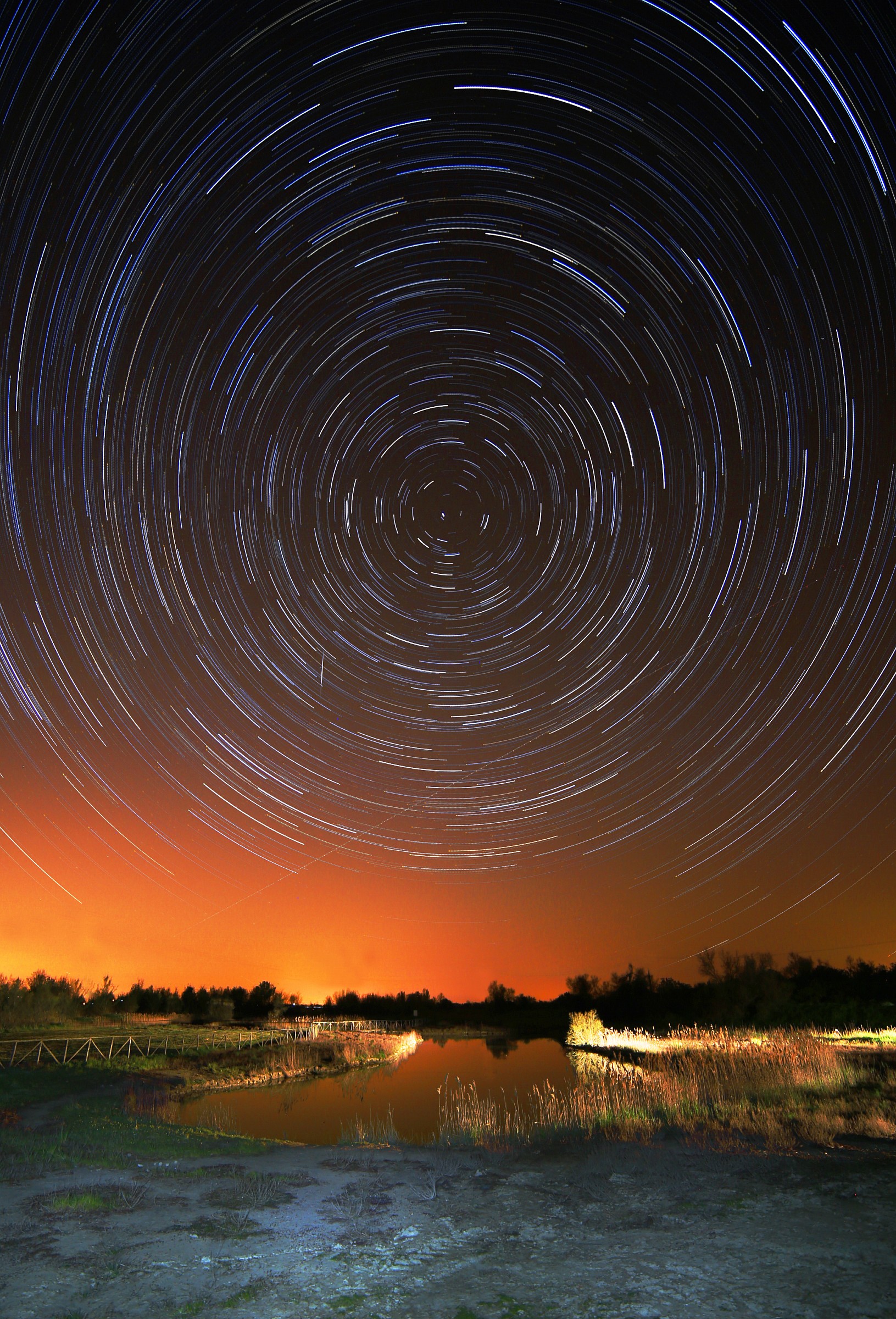 Star trails on the mouth of the Po