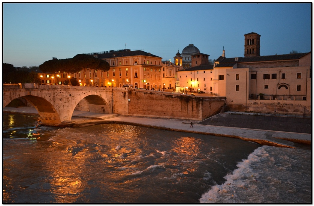 Tiber Island with the 'eye of 28