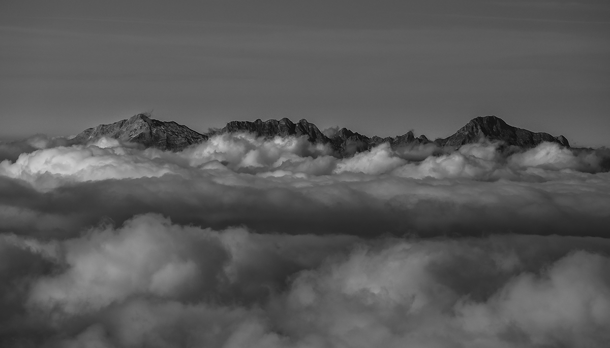 Apuan Alps from Jaufen