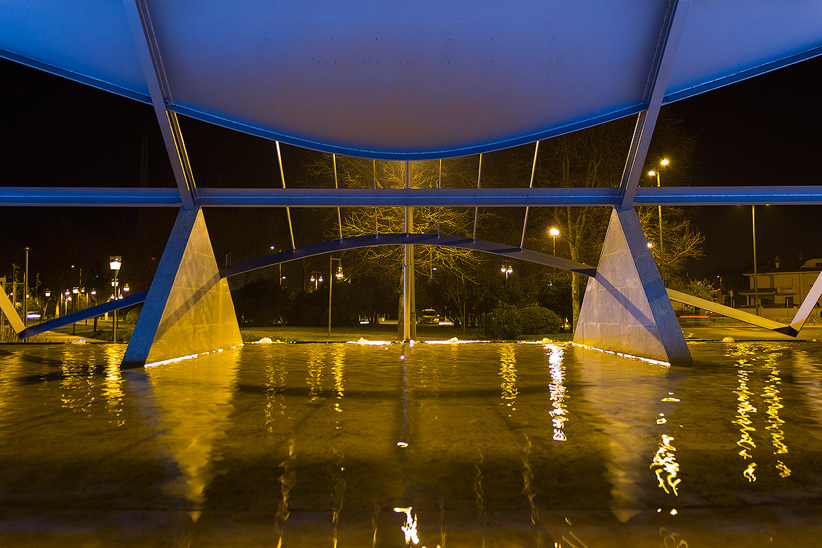 Fontana La Meridiana (retro) - Pescara (Abruzzo)