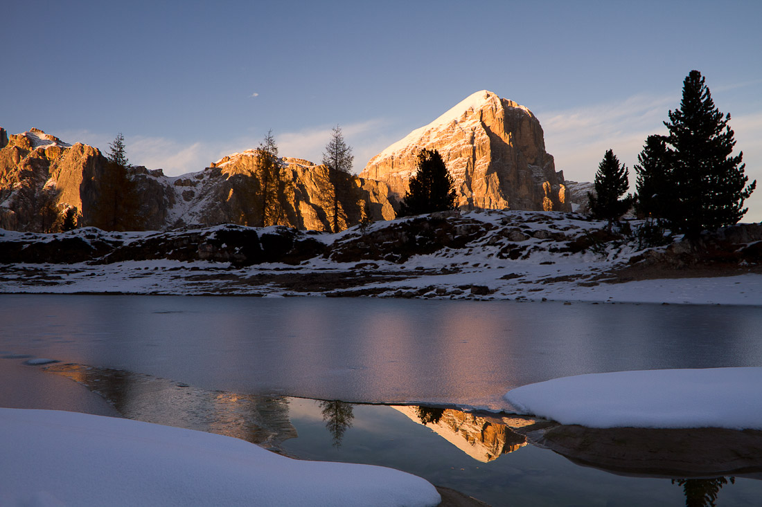Tofana di Rozes dal lago di Limedes