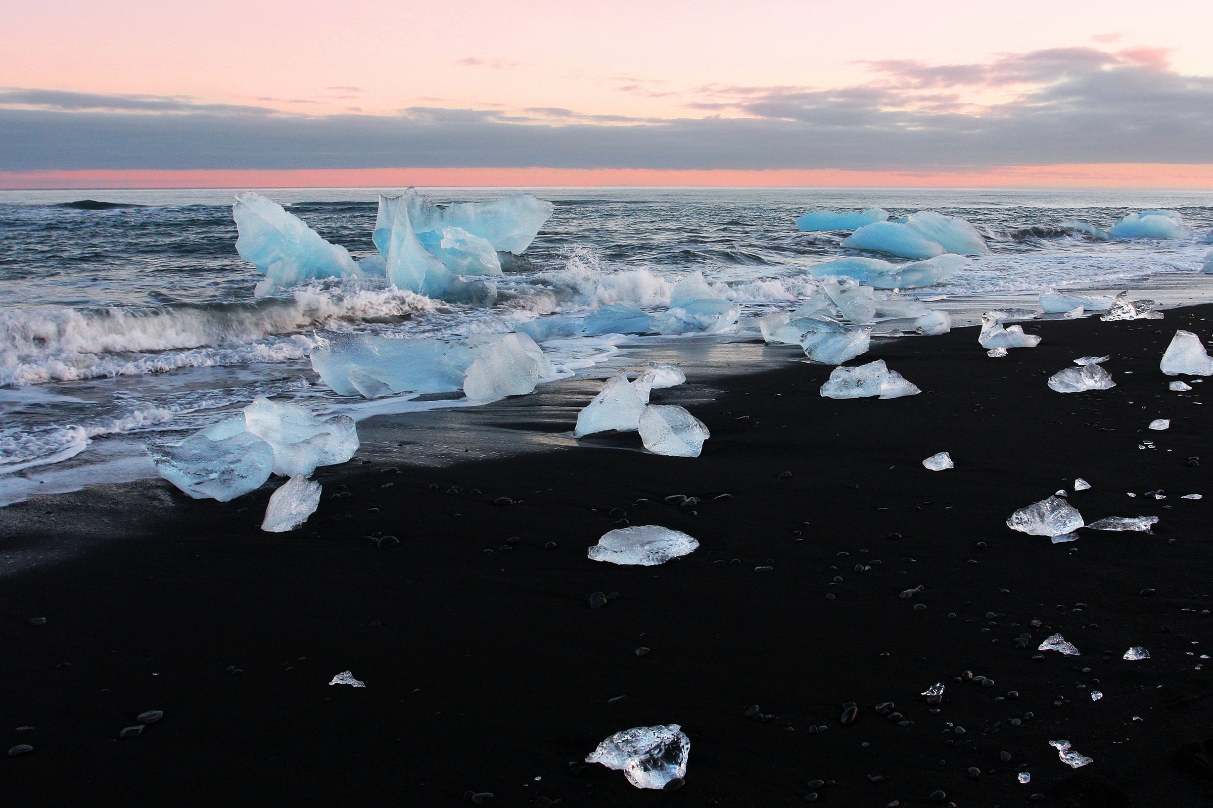 Beach Jokulsarlon lagoon Iceland-