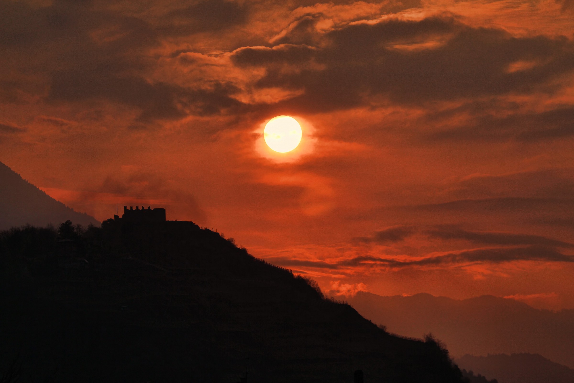 sunrise at the castle