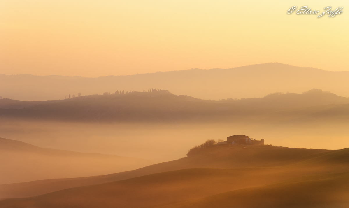 Luci dorate sulle crete senesi