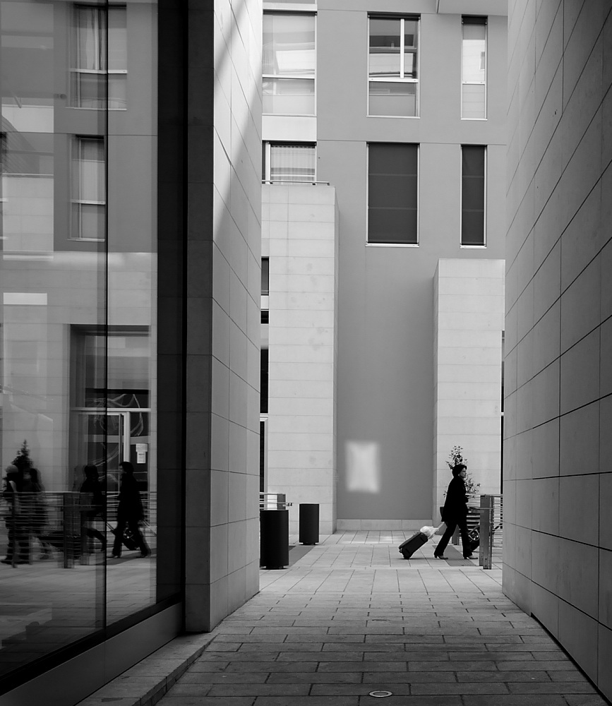 Travel between the lines