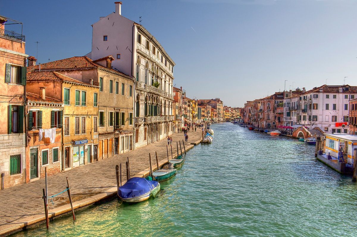 Venice. HDR from 1 raw IMG, Tone mapped and adjustments