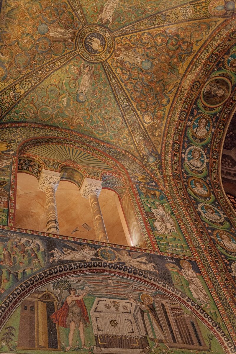 Basilica San Vitale - Gli interni 1