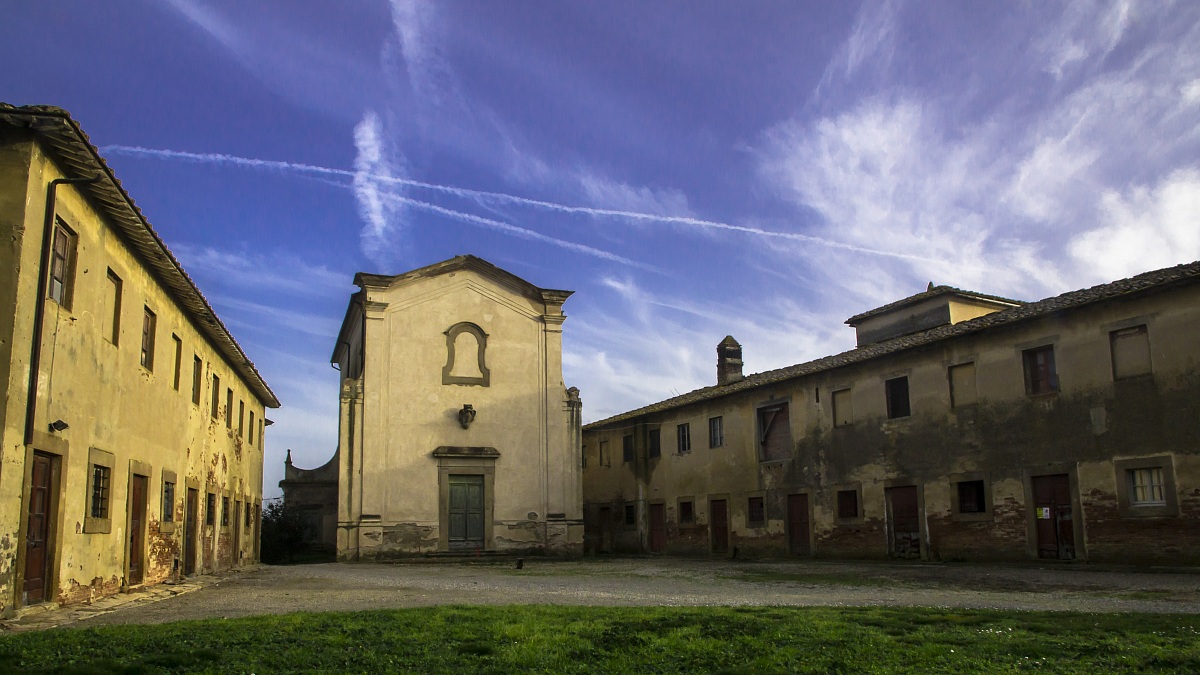 villa saletta : il paese fantasma