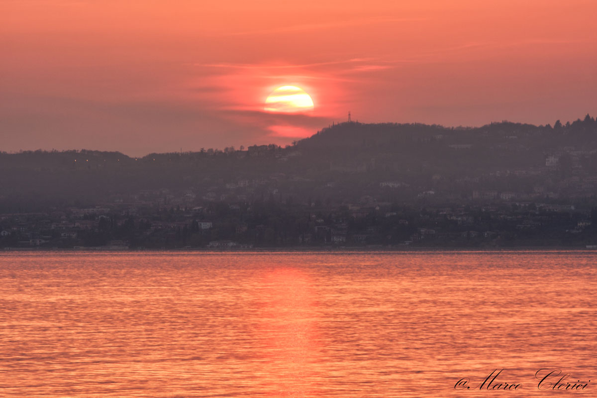 Sole che tramonta a Sirmione
