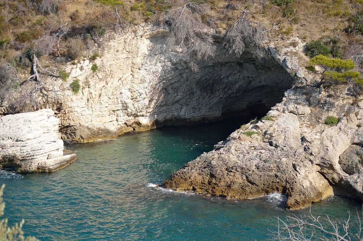 Costiera salentina particolare grotte