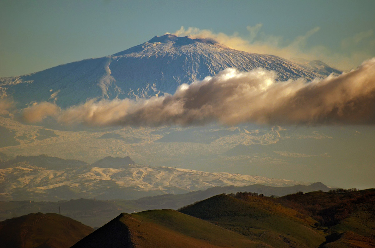 Etna between heaven and earth