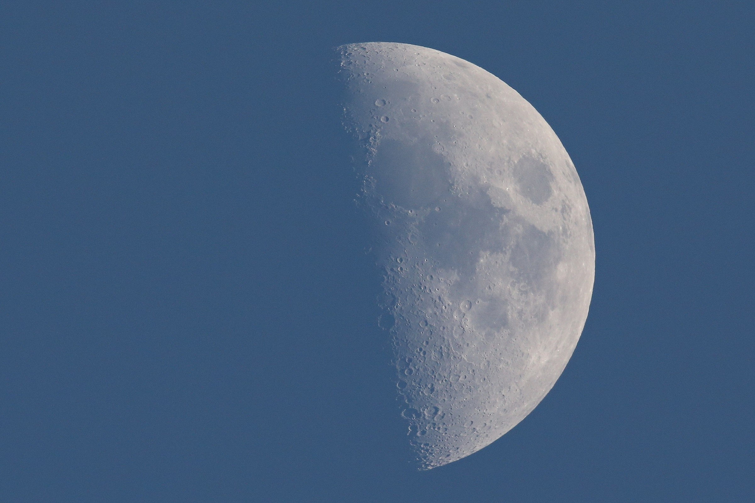 ceretta luna nel pomeriggio