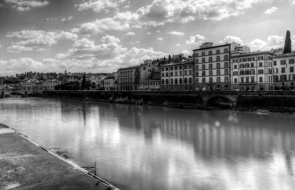 on the banks of Arno