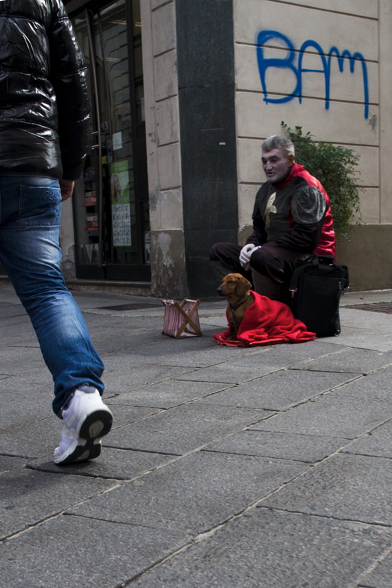 Povertà nell'Indifferenza