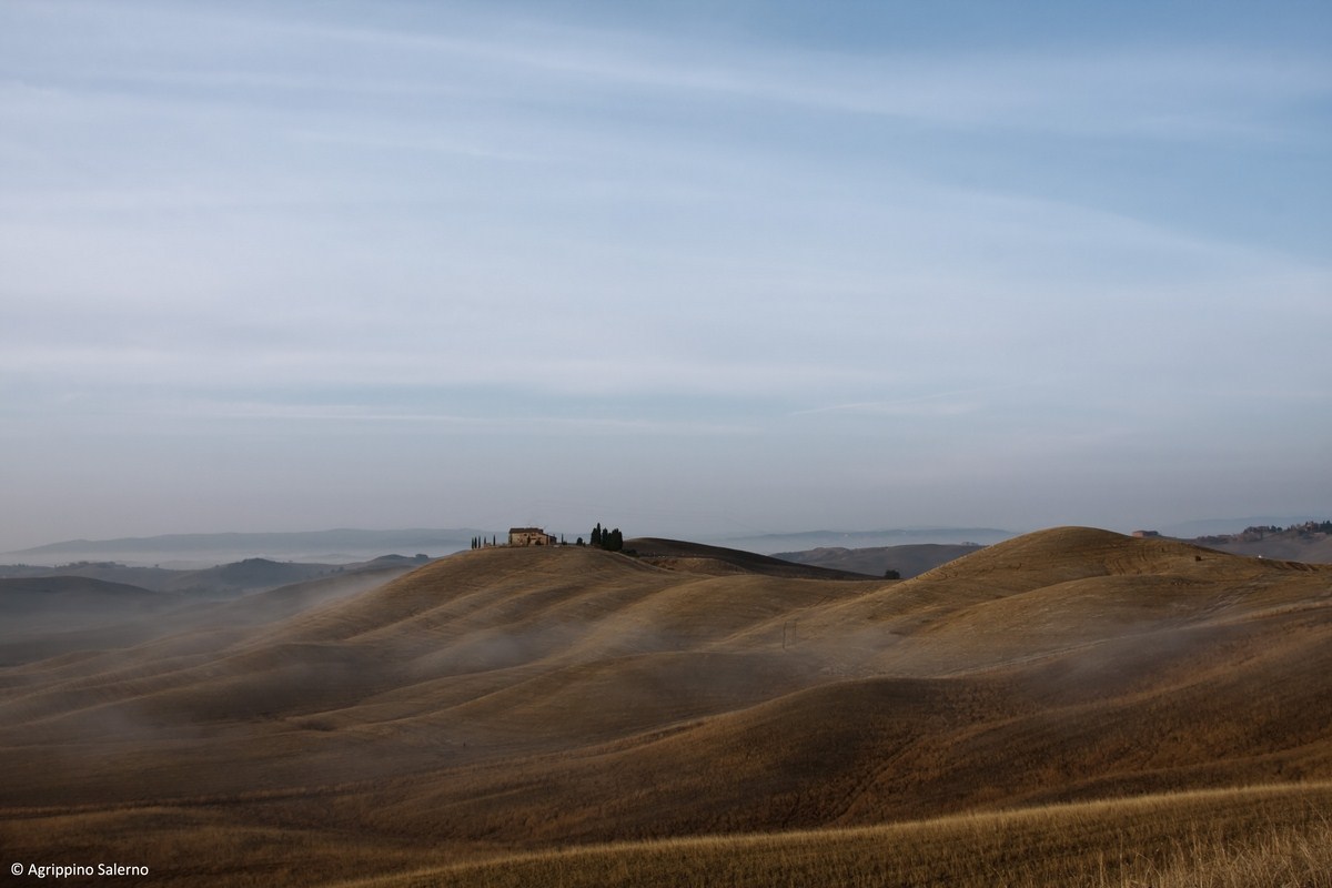 Crete senesi, nebbie al mattino