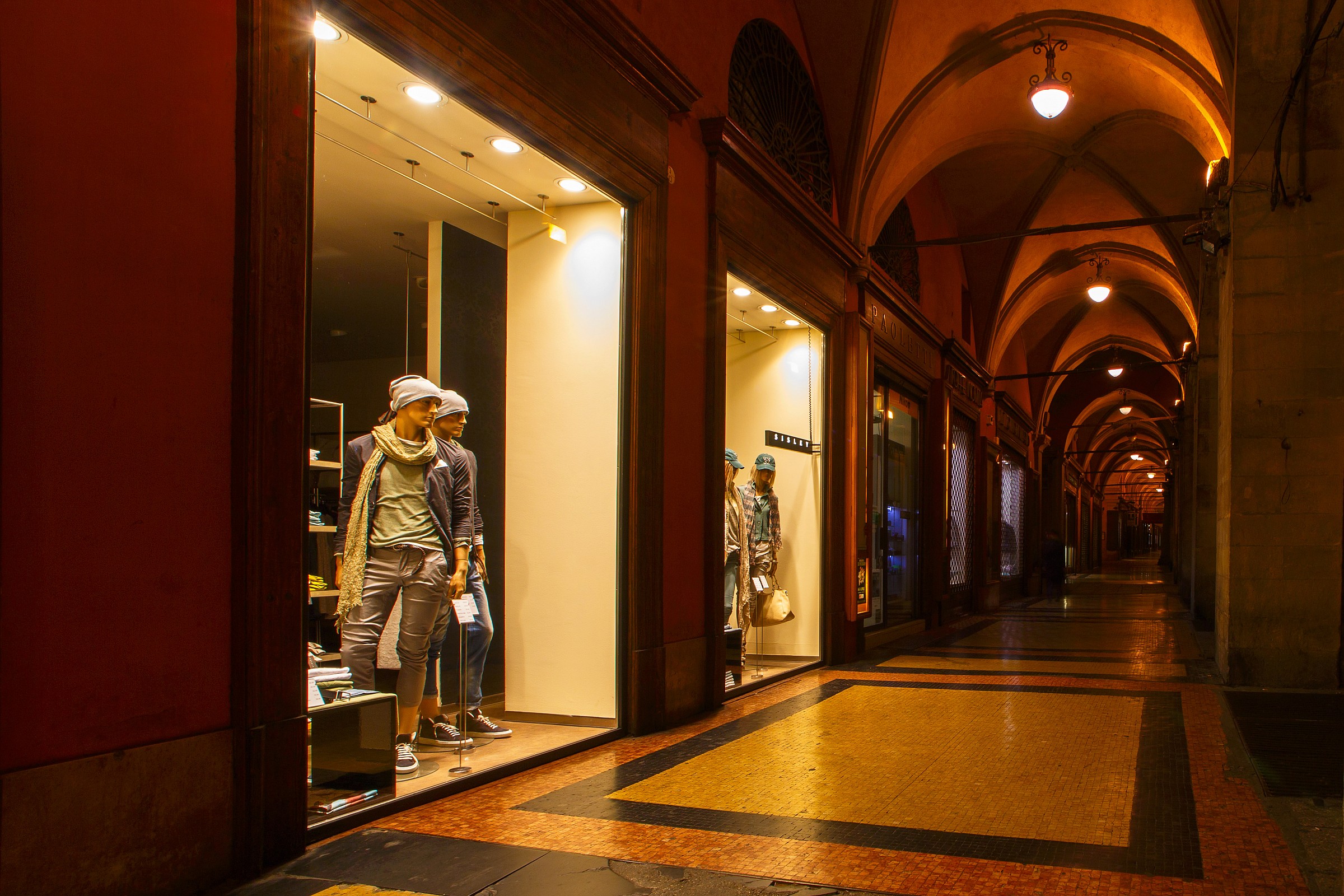 I portici ( Bologna by night)