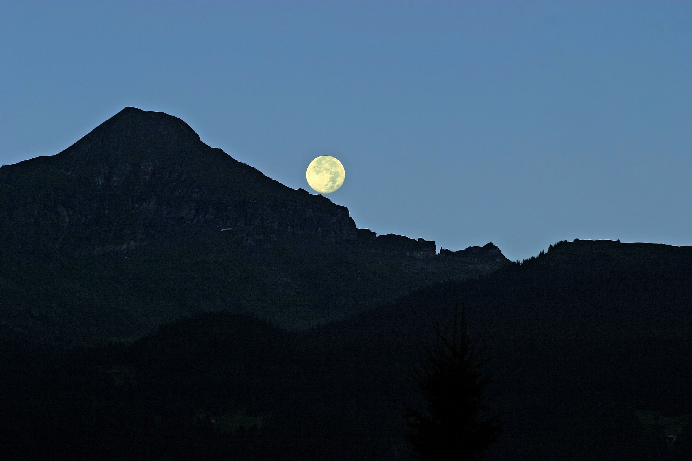 When the moon comes down from Mount