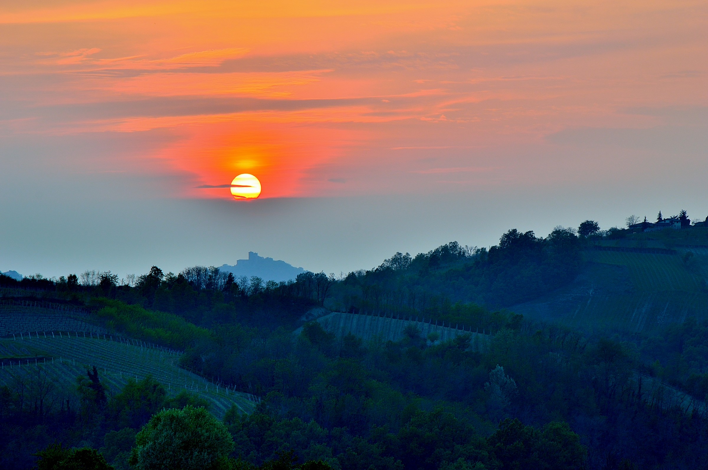 Tramonto sulle colline di Santa Maria La Versa