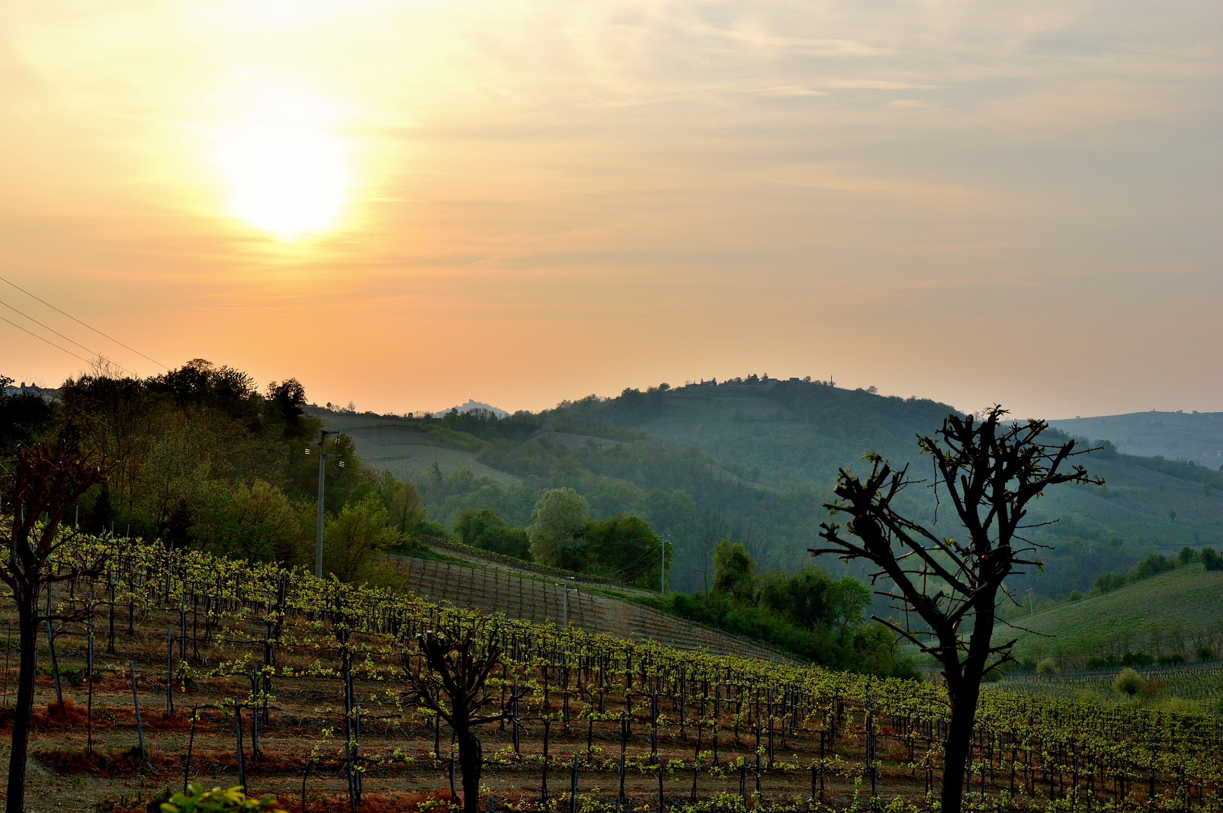 Tramonto sulle colline di Santa Maria La Versa