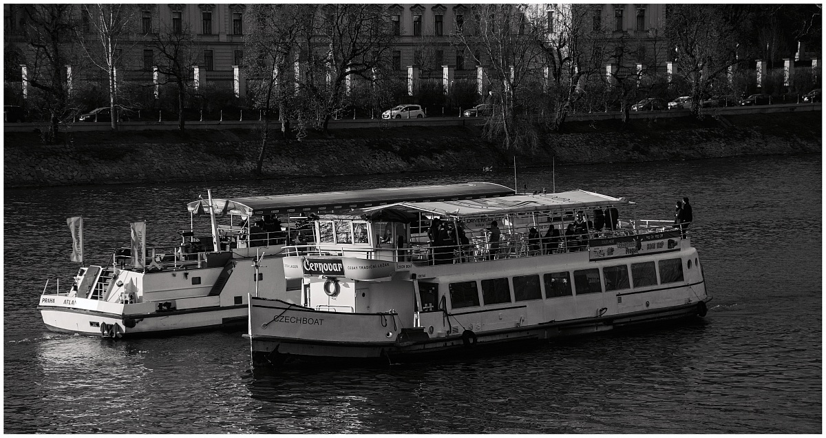 B & W boats