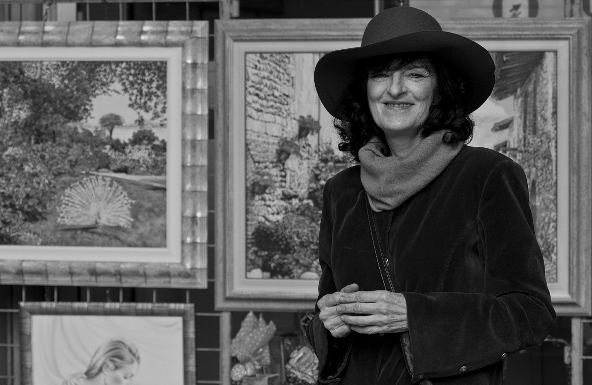 Marisa poses for me BN