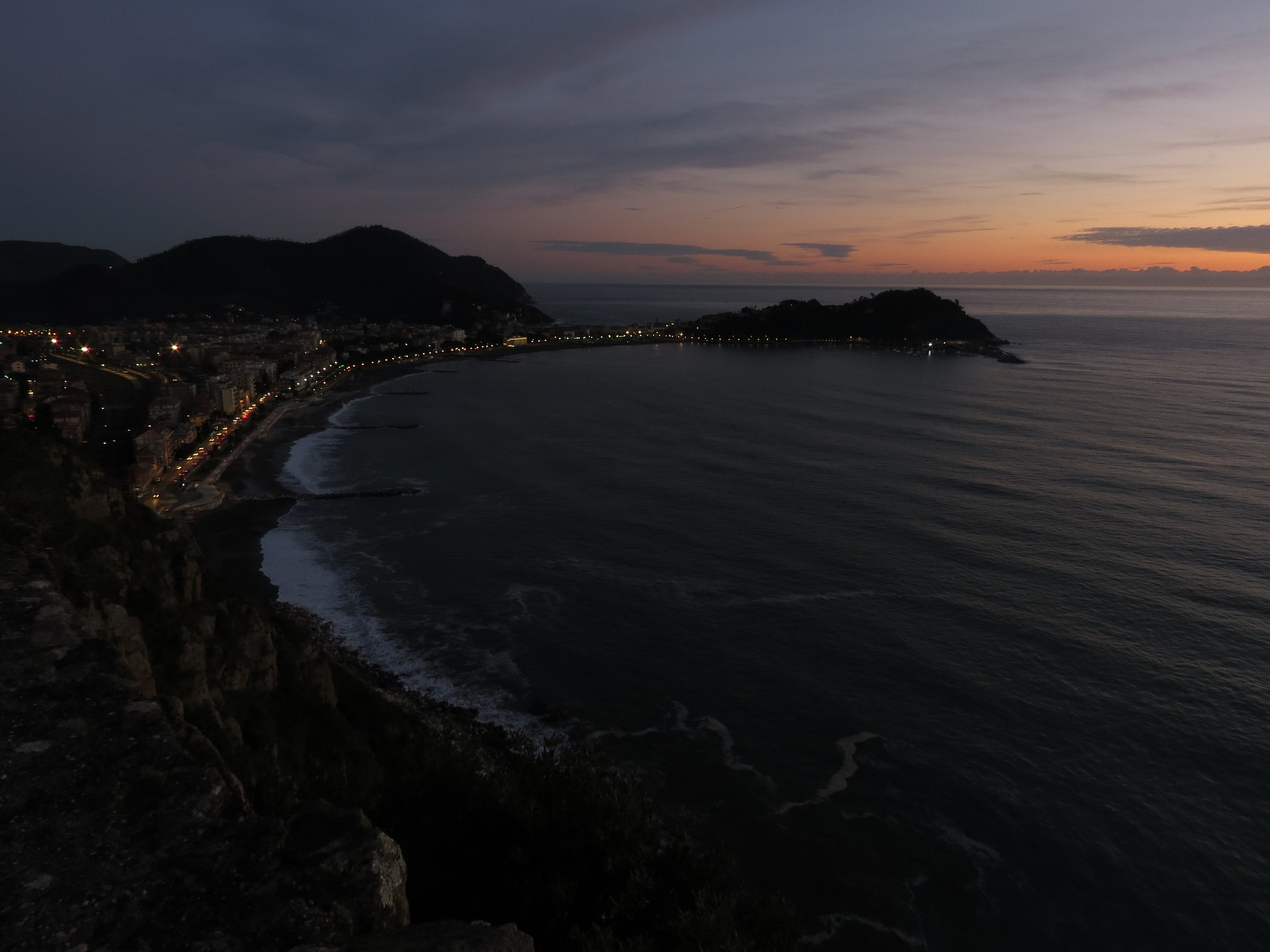 Sestri Levante al crepuscolo
