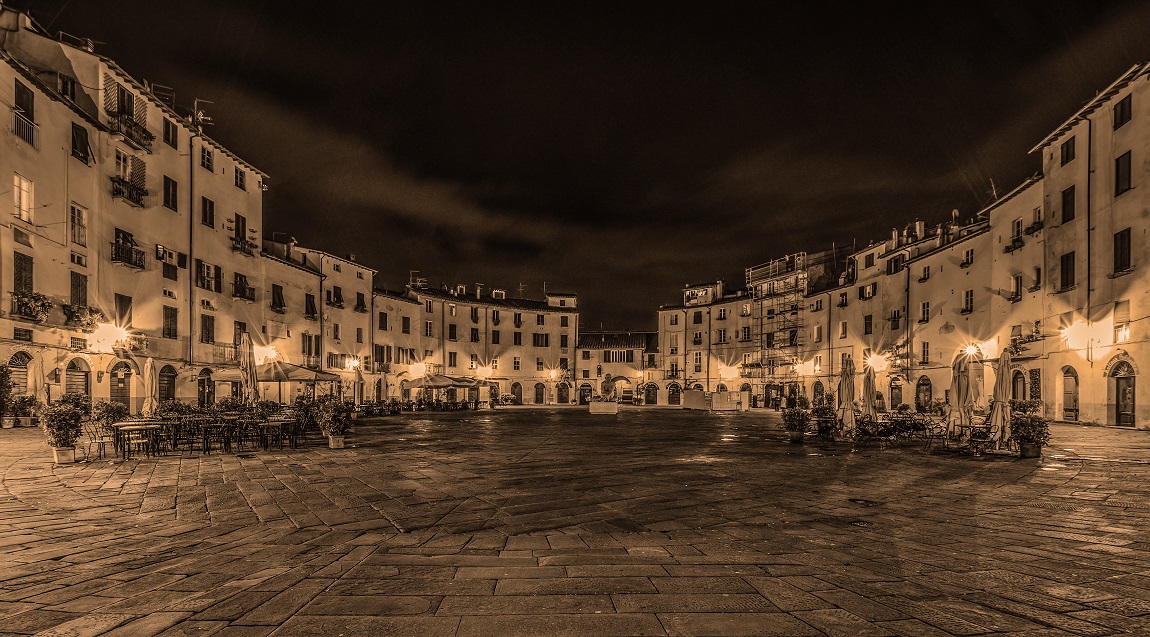 Piazza dell'Anfiteatro - Lucca