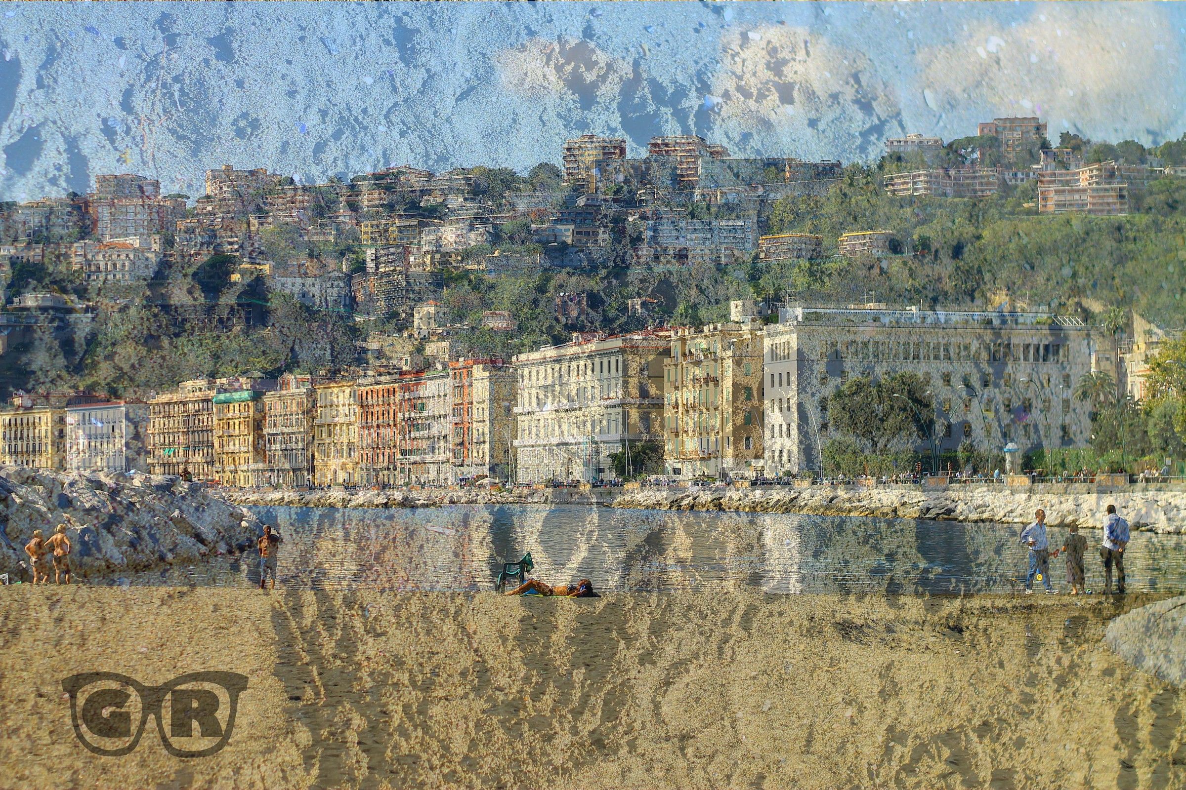 Sulla spiaggia di Via Caracciolo