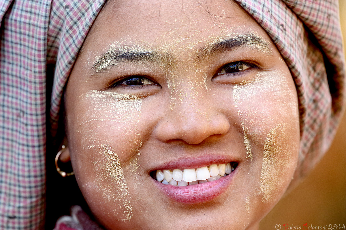 Smiling worker - Myanmar