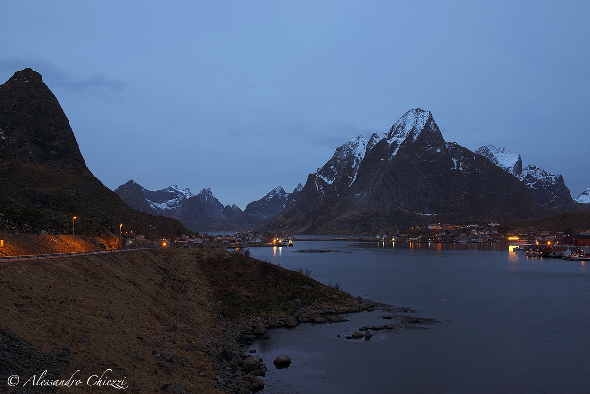 The blue hour of Reine