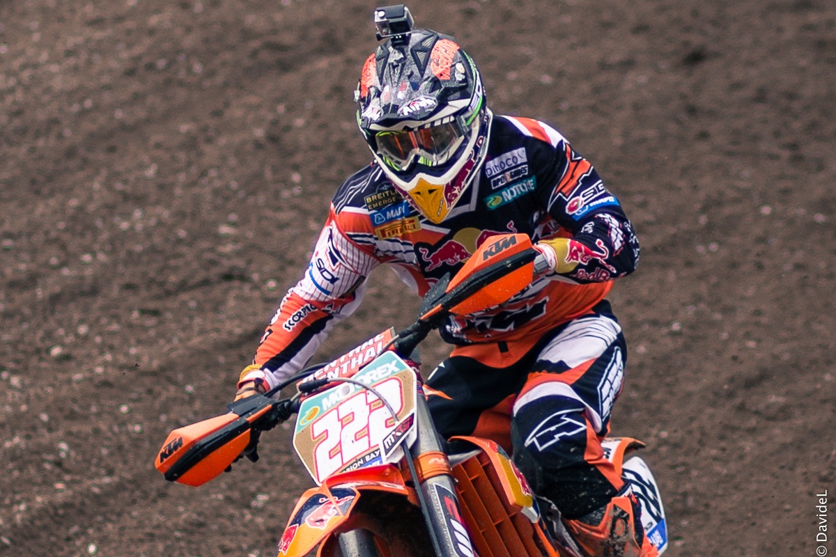 Lo sguardo del campione