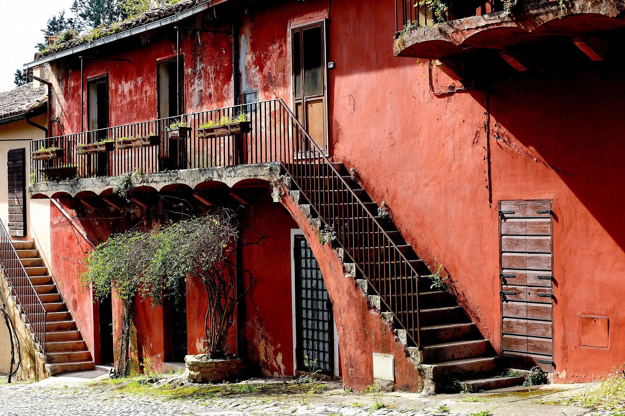 Abbazia di Fossanova:i colori del Borgo
