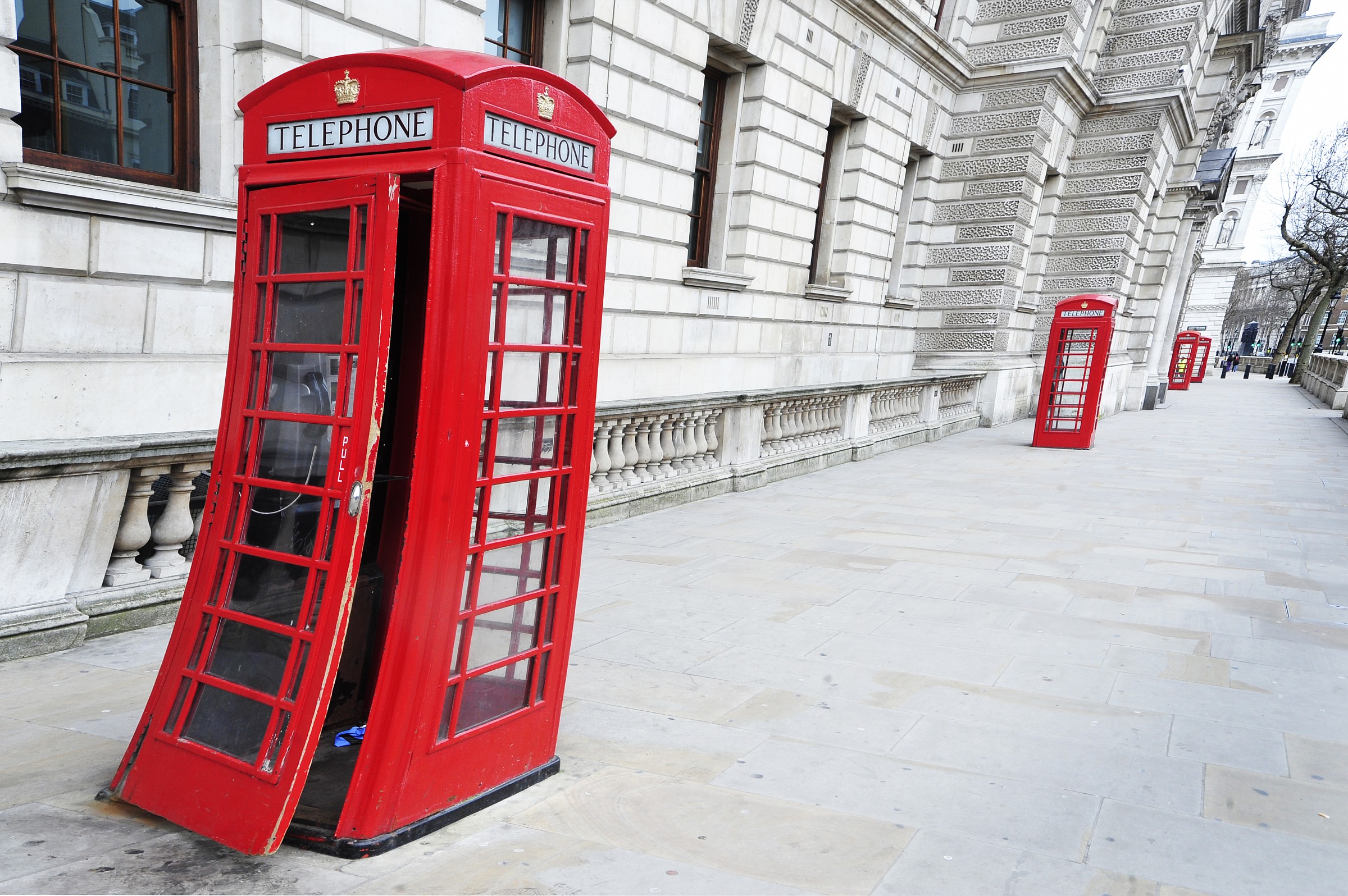 Warped cabine telefoniche rosse, Whitehall
